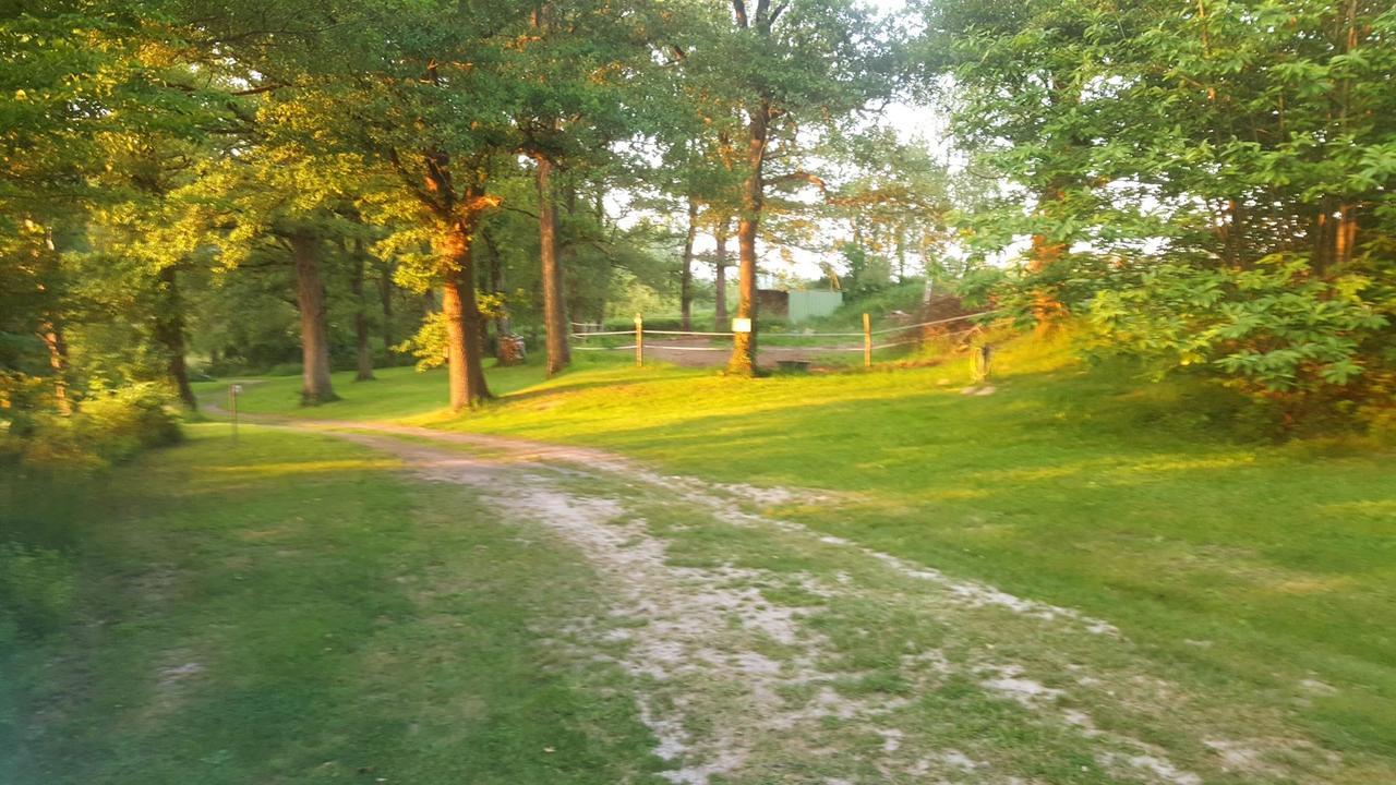 Camping De La Reuille Flere-la-Riviere Ngoại thất bức ảnh